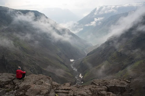 Rusya 'nın Sibirya bölgesindeki Krasnoyarsk bölgesindeki Putorana platosuna yaz aylarında seyahat edin.
