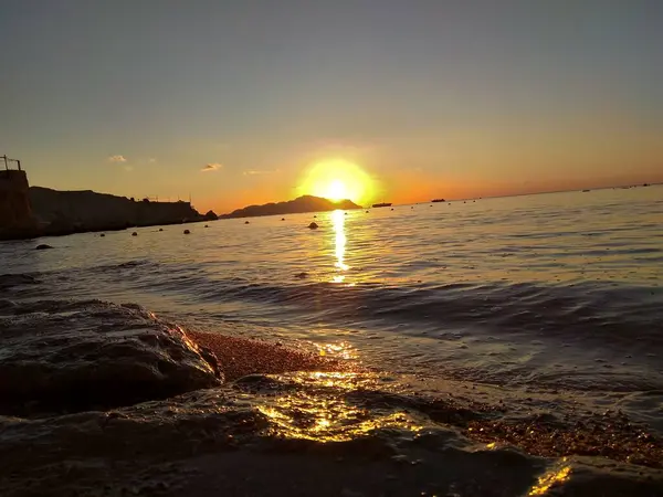 Mısır, güzel Kızıldeniz, şaşırtıcı gün doğumu, büyük yolculuk