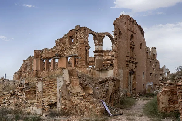 스페인 남북 전쟁의 폭탄 테러 후 Belchite의 버려진된 도시 — 스톡 사진