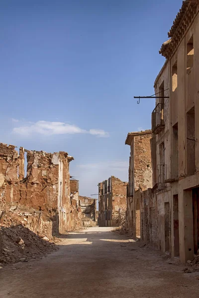 스페인 남북 전쟁의 폭격에 의해 파괴 하는 Belchite 마을 유적합니다 — 스톡 사진