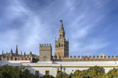 Seville, La Giralda anıtları