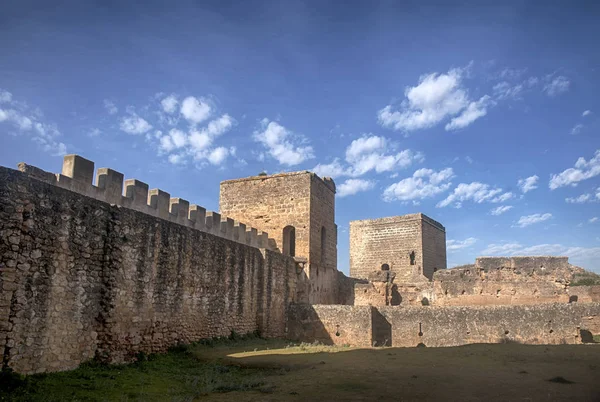 O castelo de Alcal de Guadaira na província de Sevilha, Andaluzia — Fotografia de Stock