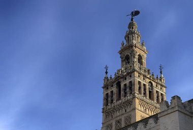 Seville, La Giralda anıtları