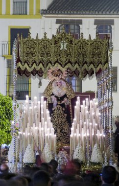 Palio bakirenin kutsal, kutsal hafta Seville kardeşlik iyi sipariş aşamasında