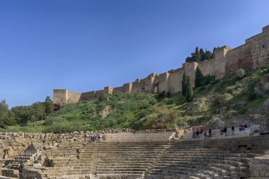 Arap duvarlarının Malaga Alcazaba ve antik Roma Tiyatrosu kalıntıları Endülüs anıtlar