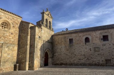 Güzel ortaçağ şehir, Caceres Extremadura içinde
