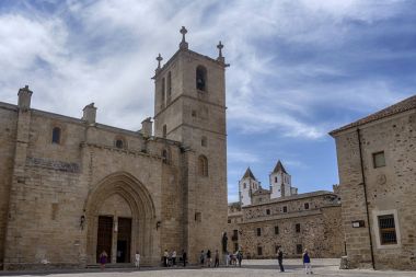 Güzel ortaçağ şehir, Caceres Extremadura içinde