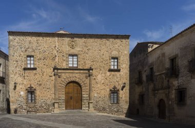 Güzel ortaçağ şehir, Caceres Extremadura içinde