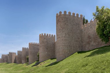 Avila, İspanya'nın eski ortaçağ kentinin savunma duvarı