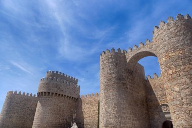Avila, İspanya'nın eski ortaçağ kentinin savunma duvarı