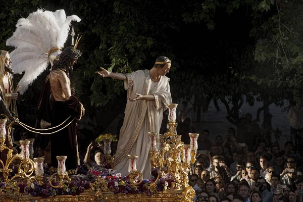 Passo do mistério da Irmandade de São Bento, Semana Santa em Sevilha — Fotografia de Stock