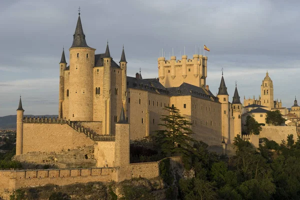 Monumenten van de stad Segovia, het Real Alcazar, Spanje — Stockfoto