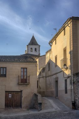 Güzel ortaçağ şehir, Caceres Extremadura içinde
