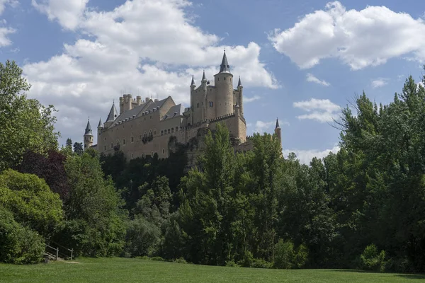 Monumenten van de stad Segovia, het Real Alcazar, Spanje — Stockfoto