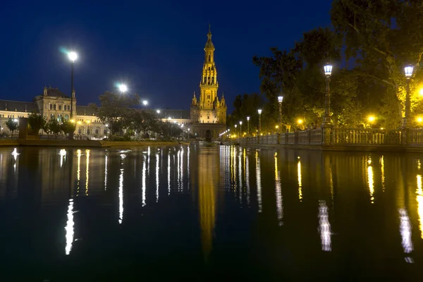 Hermosa plaza de España en Sevilla, España — Foto de Stock