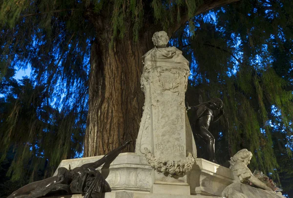 Pomnik Poświęcony Poeta Gustavo Adolfo Becquer Urodził Się Sewilli — Zdjęcie stockowe