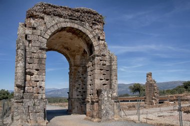 Caparra Antik Roma Caparra: Extremadura, Spain içinde harabeye kemer