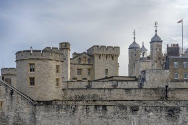 Londra Kulesi 'nin dışında, Birleşik Krallık