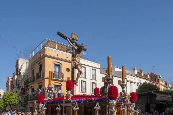 Hiniesta Paskalya Seville Kardeşlik Çarmıha Gerilmiş — Stok fotoğraf