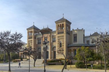 Seville şehir Mara Luisa parkının güzel Mudéjar Pavilion