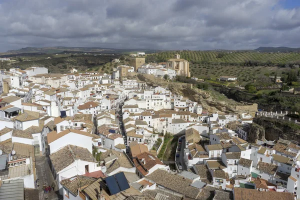 Fehér falvak Cádiz tartományban Setenil de las Bodegas — Stock Fotó