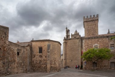 Güzel ortaçağ şehir, Caceres Extremadura içinde