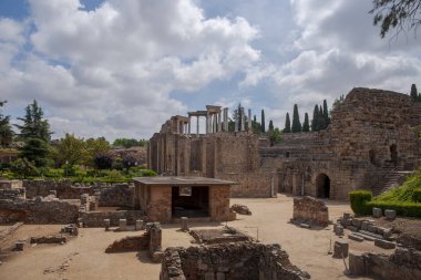 İspanya 'nın Merida kentindeki büyük Roma tiyatrosunun manzarası