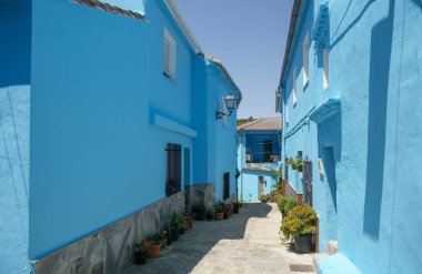 Malaga vilayetindeki kasabalar, mavi insanları juziye tıkıyorlar. 