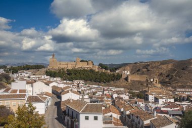 Endülüs 'ün Malaga ilindeki Antequera şehrinin eski alcazaba kasabası.