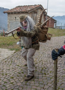 geleneksel maskeleri