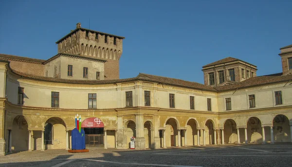 Mantua Italia Julio 2019 Piazza Castello Mantua Con Instalación Artística — Foto de Stock