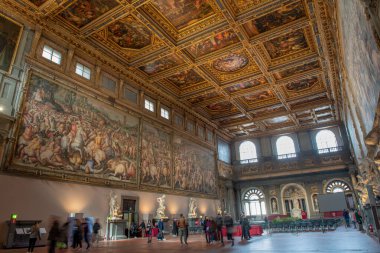 Floransa İtalya 23 Şubat 2020: Floransa şehir meclisi Palazzo Vecchio 'nun merkezi ve antik sanat eserleri
