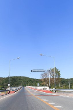 Beton köprü bakış.