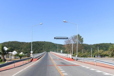 Beton köprü bakış.