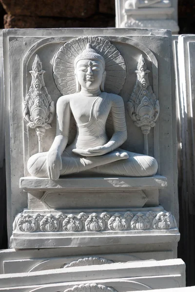Estatua de Buda blanco . —  Fotos de Stock