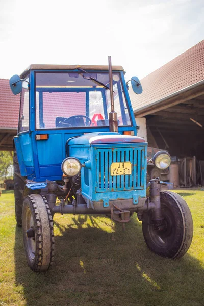 Mavi Zetor traktör modeli