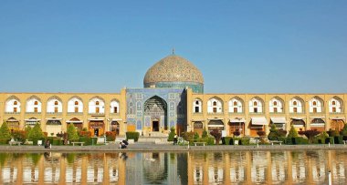 Iran, Isfahan - 10 Kasım 2015: Naqhsh-e Cihan Meydanı Isfahan, İran'ın Şeyh Lütfullah Camii