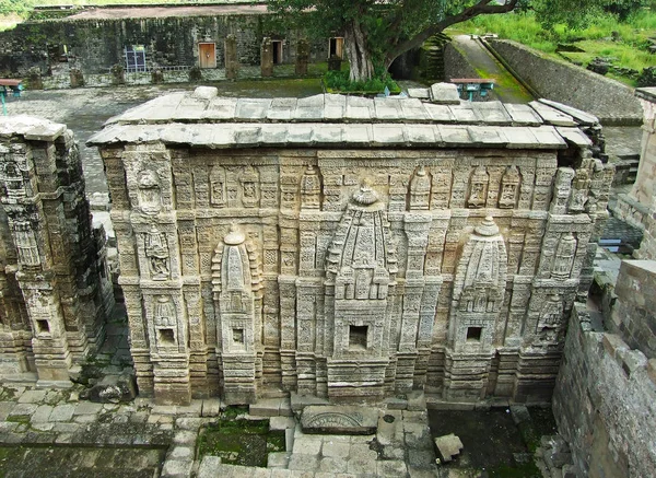  Yıkık Lakshmi Narayan Tapınağı, Kangra city, Himachal Pradesh, Hindistan yakınındaki Fort Kangra