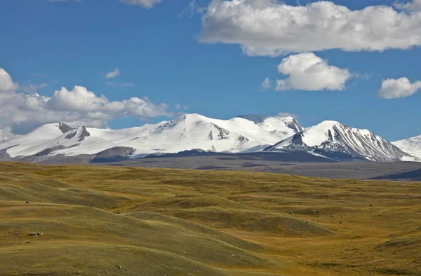 Tabyn-Bogdo-Ola dağ massif, plato Ukok, Altay Dağları, Sibirya, Rusya Federasyonu 