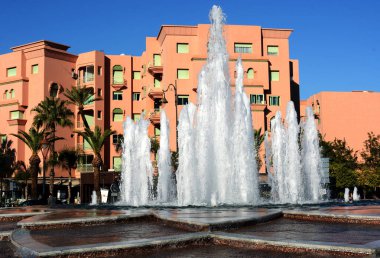 Marrakech, Fas - 2 Ocak 2016: Avenue Mohammed VI şehir Marakeş'te, Fountains