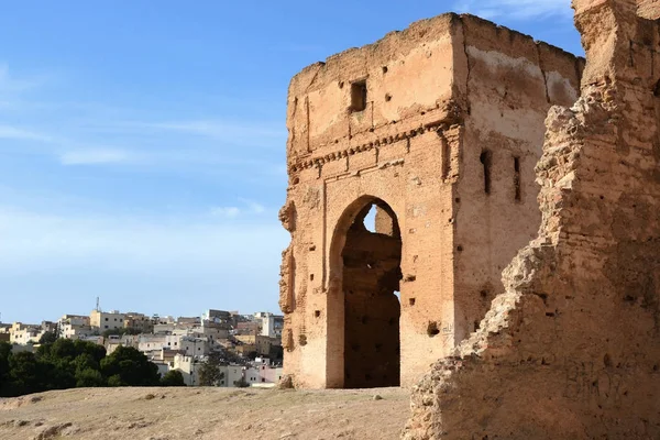 Merinid mezarları eski medina Fes, Fas yukarıda tepede