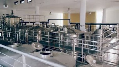 Üretim ve fermantasyon şarap Fabrikası'nda için malzemeler için depolama tankları