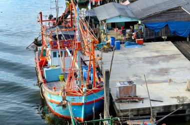 Büyük ahşap Balıkçılık Tekne durağında bağlantı noktası