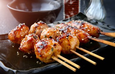 Japon köfte ızgara tsukune.