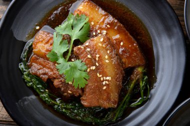 Çin tatlı buğulanmış domuz eti .