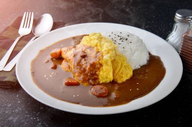 Omlet körili pilav.