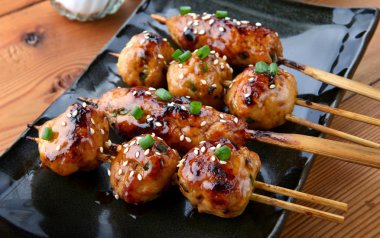 Japon köfte ızgara veya tsukune.