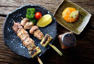 Butabara yakitori veya Japon pastırma domuz eti ızgara.