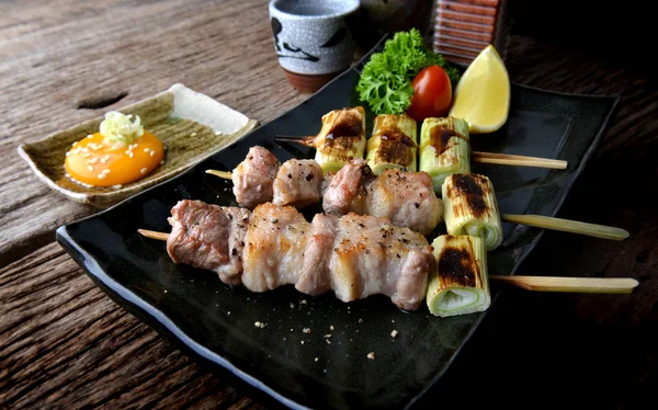 Butabara yakitori veya Japon pastırma domuz eti ızgara.