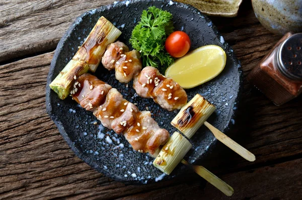 Butabara 烤鸡肉串或日本培根猪肉烧烤. — 图库照片